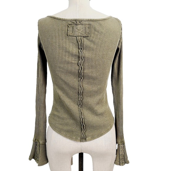 We The Free Ribbed Button Cuff Long Sleeve Scoop Neck Olive Boho Indie Top M - Picture 2 of 11